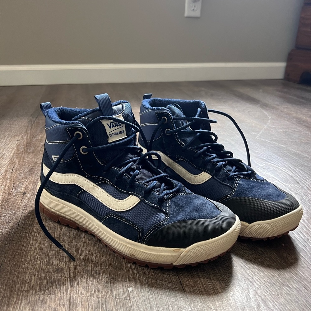 Vans Sk8-Hi MTE size 9.5 mens navy blue